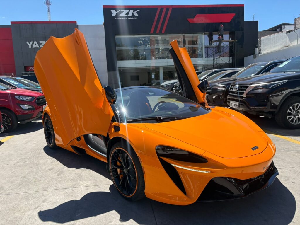 MCLAREN 2025 600 KM HYBRID