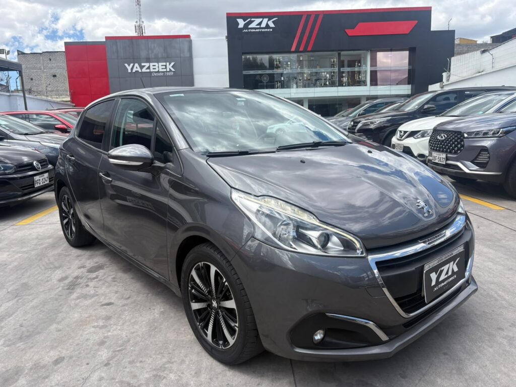 PEUGEOT 208 2021