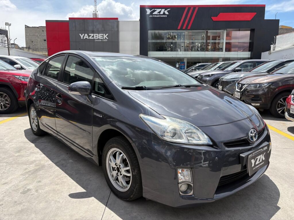 TOYOTA PRIUS 2012