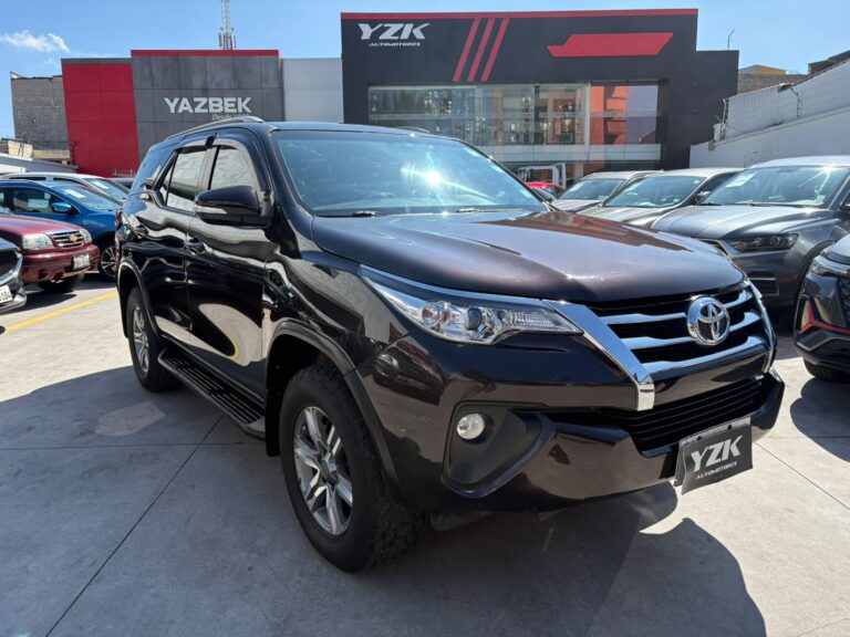 TOYOTA FORTUNER 2.7